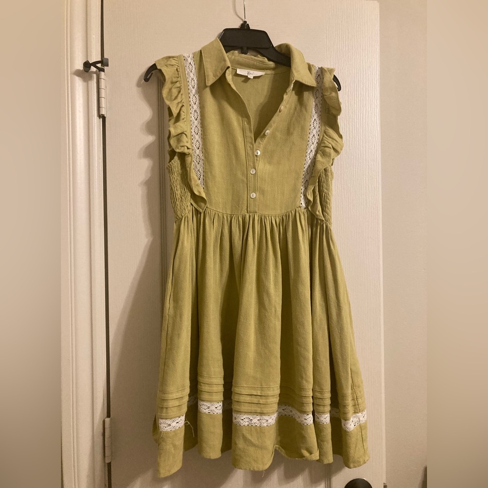 Charming Green Dress with Lace Trim